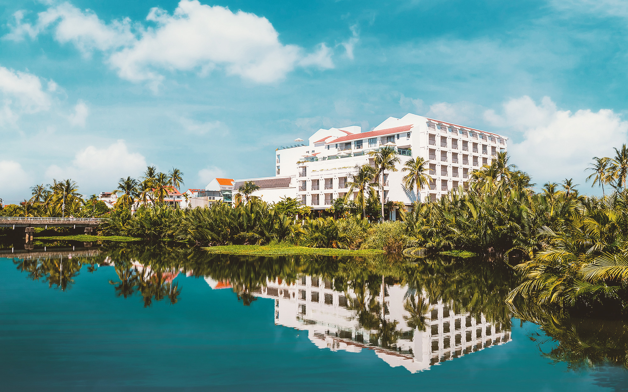 Little Oasis. An Eco-Friendly Boutique Hotel & Spa Contact