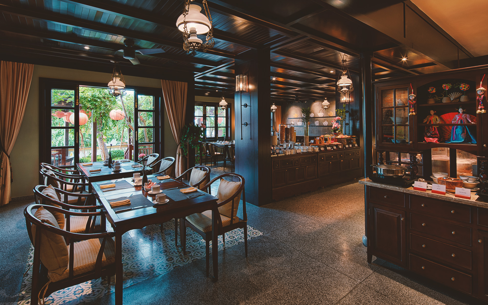 Traders Waterfront Restaurant